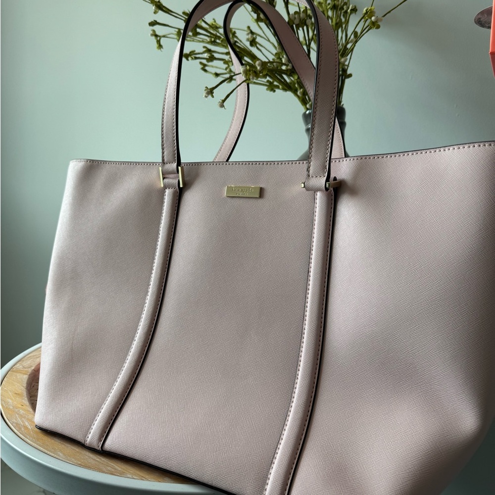 Kate Spade Baby Pink Tote. Like New Condition.